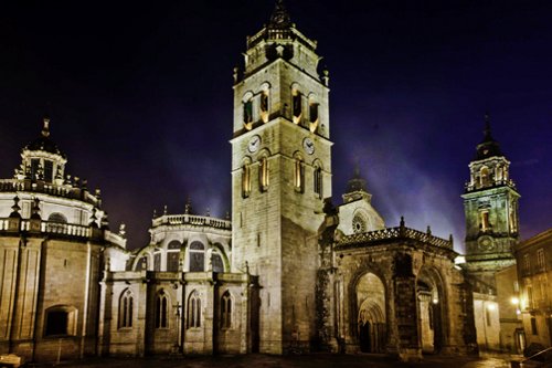 t2011_Catedral_de_noche_foto_xurxo_lobato_web.jpg